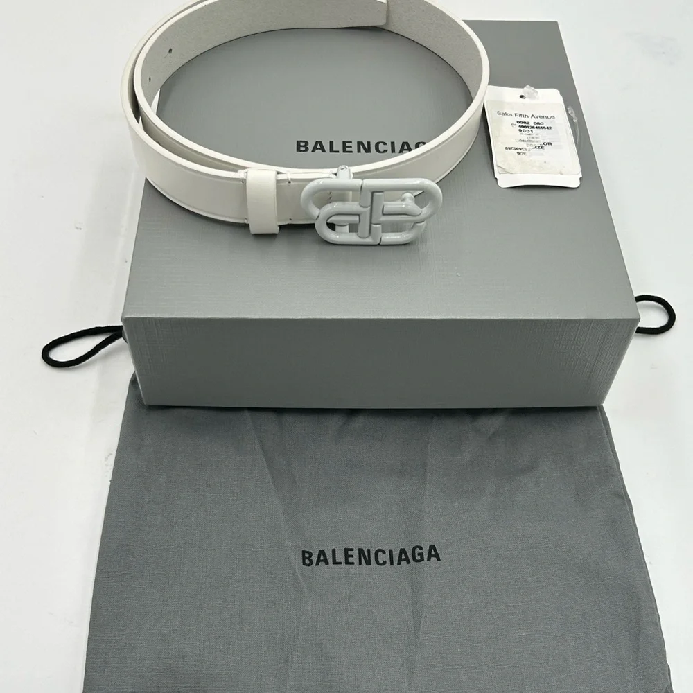 Women's Balenciaga BB white leather belt size 65 cm/26 inches made in Italy